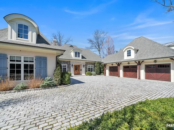 74 Roberts Rd, Englewood Cliffs, NJ 07632