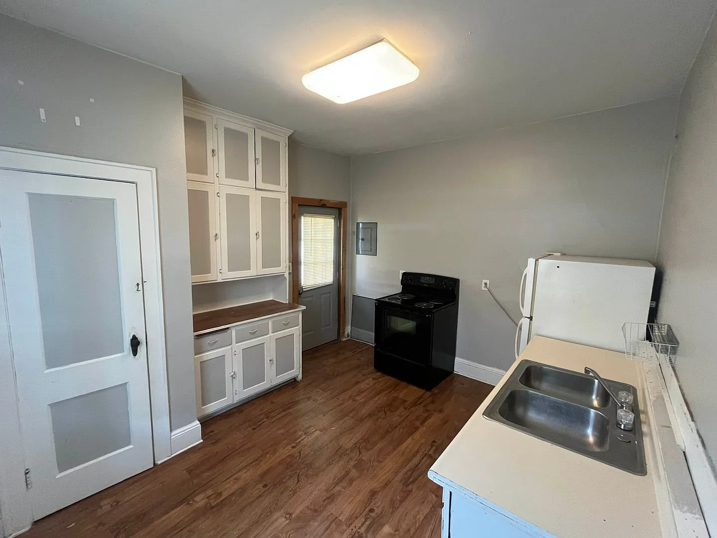 1104 Birch — Photo 4