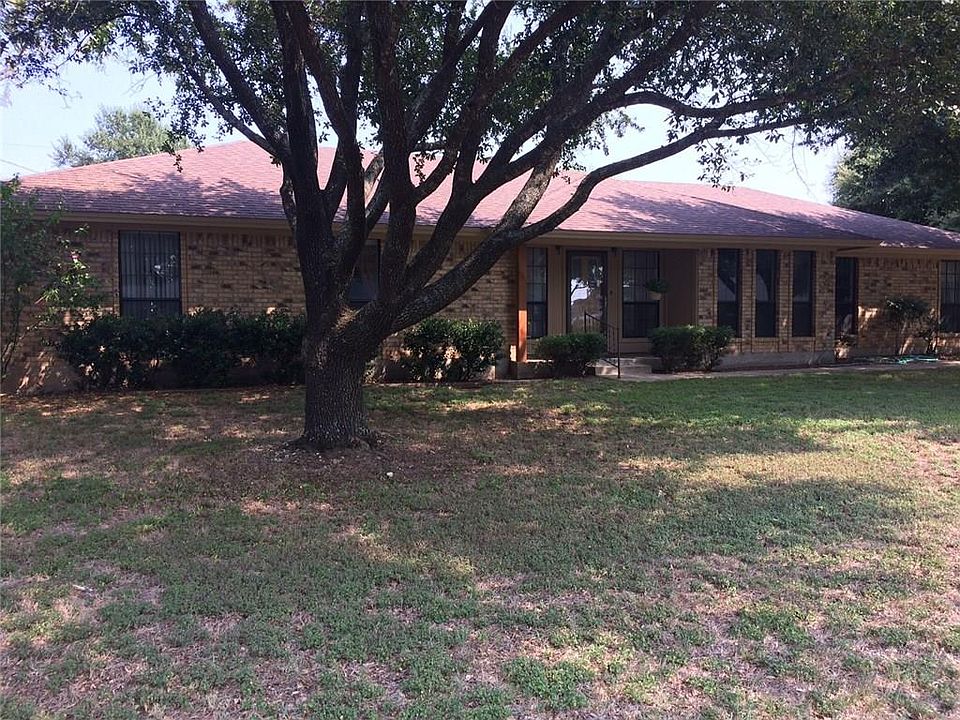 1st image of 121 Creekside Dr