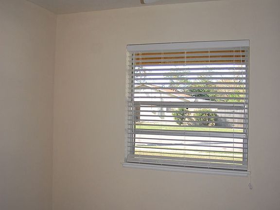 3rd image of 618 Anniston Ave