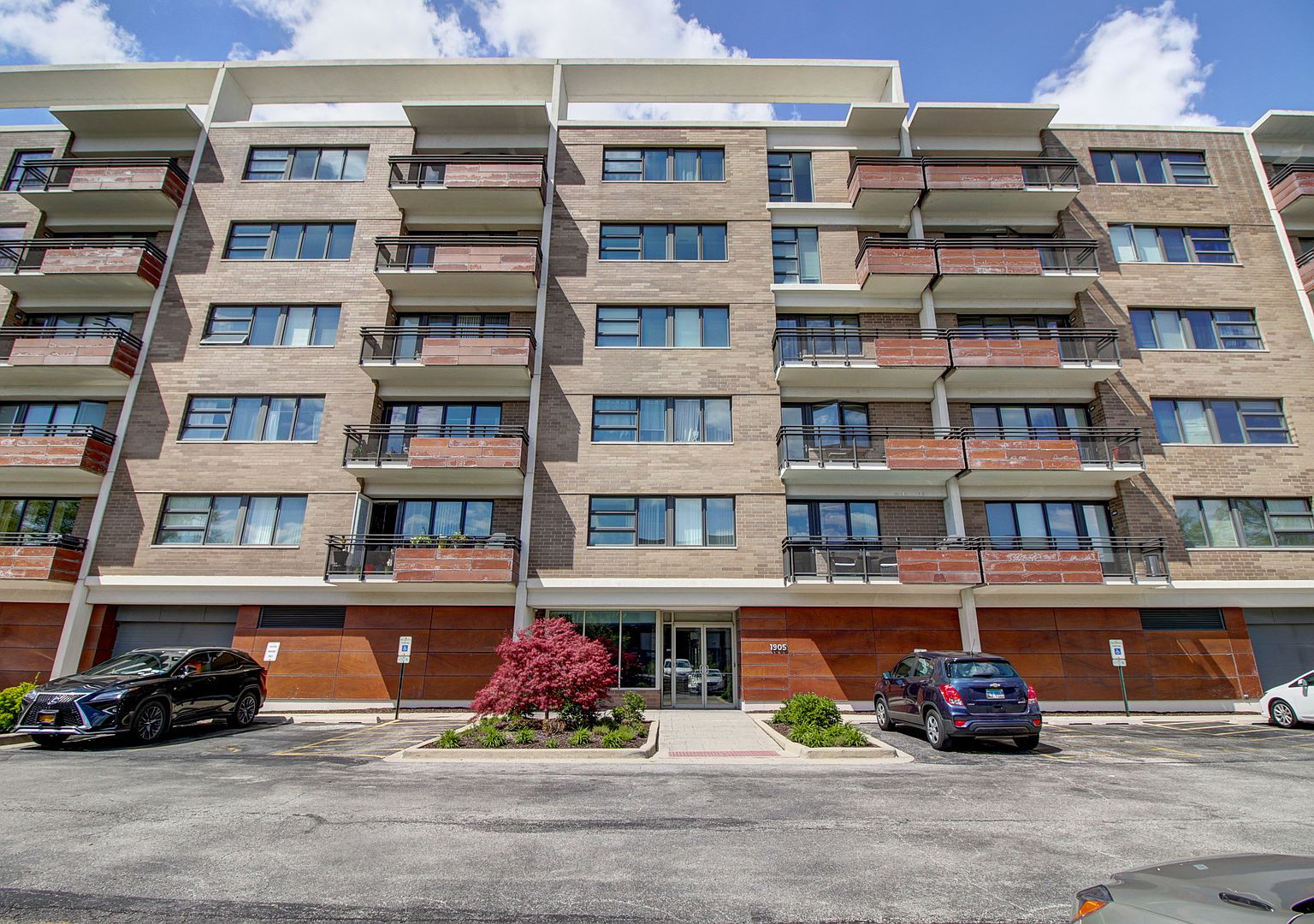 1905 S Wolf Rd APT 401, Hillside, IL 60162 | Zillow