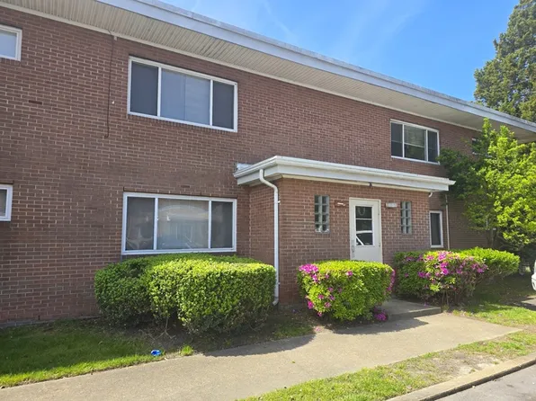 1128 Sparrow Rd #2, Chesapeake, VA 23325