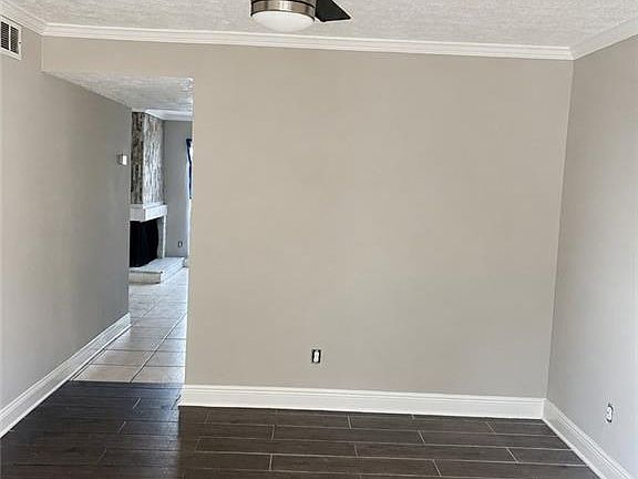 3rd image of 3190 Nectarine Cir