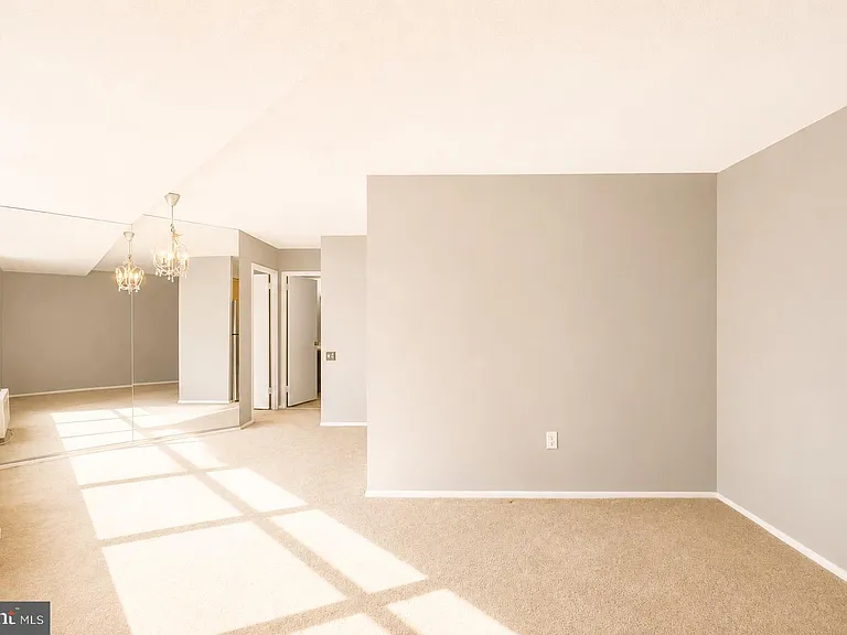1420 Locust St #15B — Photo 4