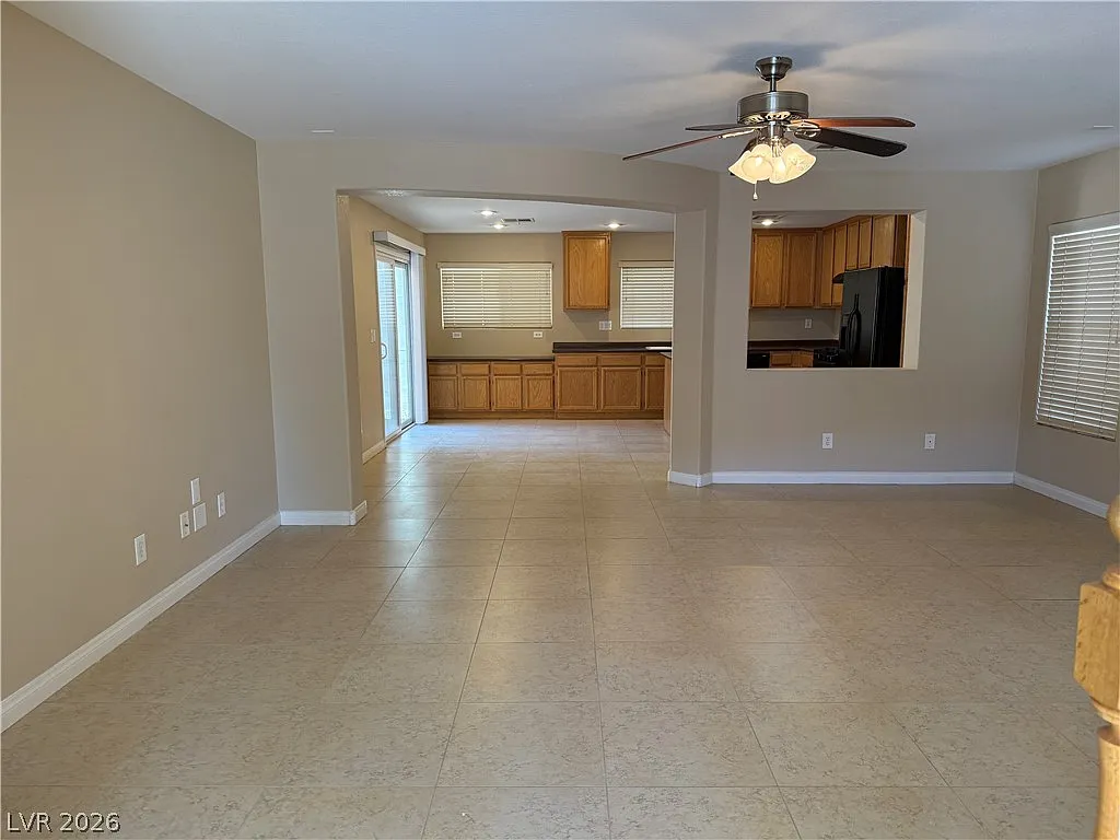 3 bed, 2.5 bath, 1845 sqft, $2,000 — Photo 4