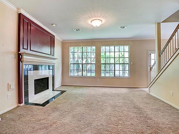 2nd image of 907 Sunrise Knoll Way