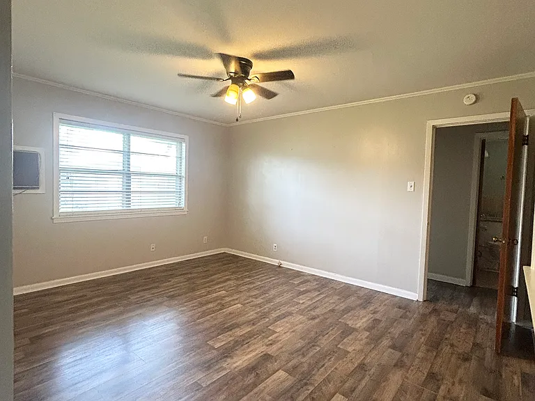202 Newcastle Dr — Photo 4
