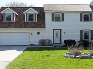 324 Cedar Valley Rd, Fredonia, WI 53021