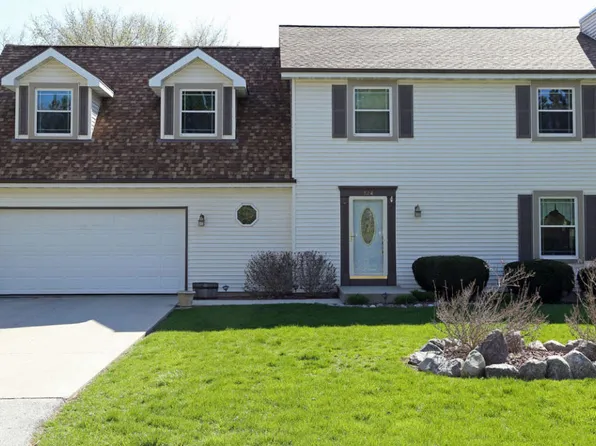 324 Cedar Valley Rd, Fredonia, WI 53021