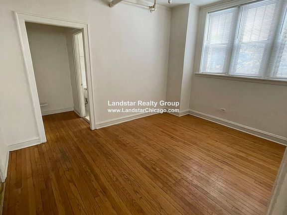 4th image of 832 S Austin Blvd #B