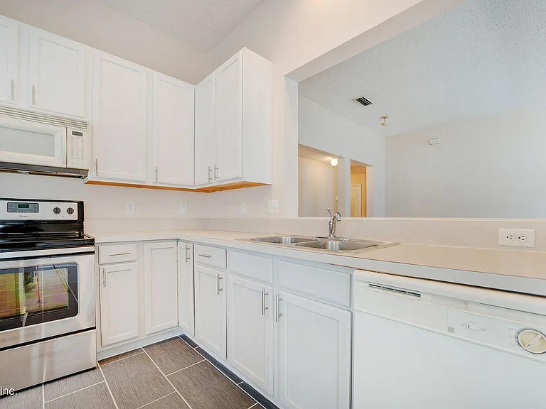 346 Van Gogh Cir — Photo 6