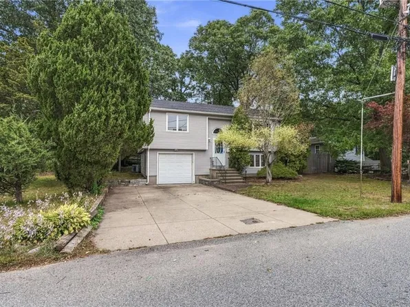 15 Atlantic Ave, North Providence, RI 02904
