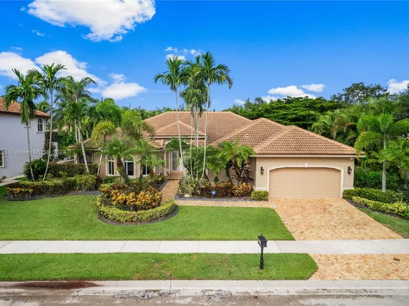 2685 Meadowood Dr, Weston, FL 33332