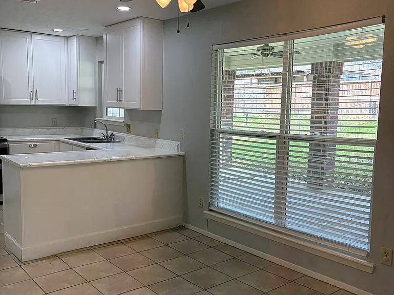 13248 Bluff View Dr — Photo 7