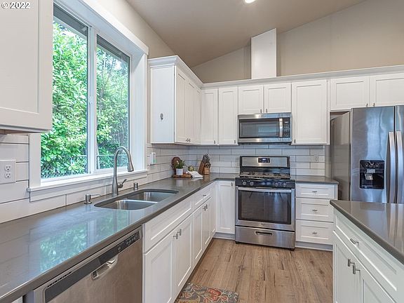 3rd image of 5906 NE 53rd Ave