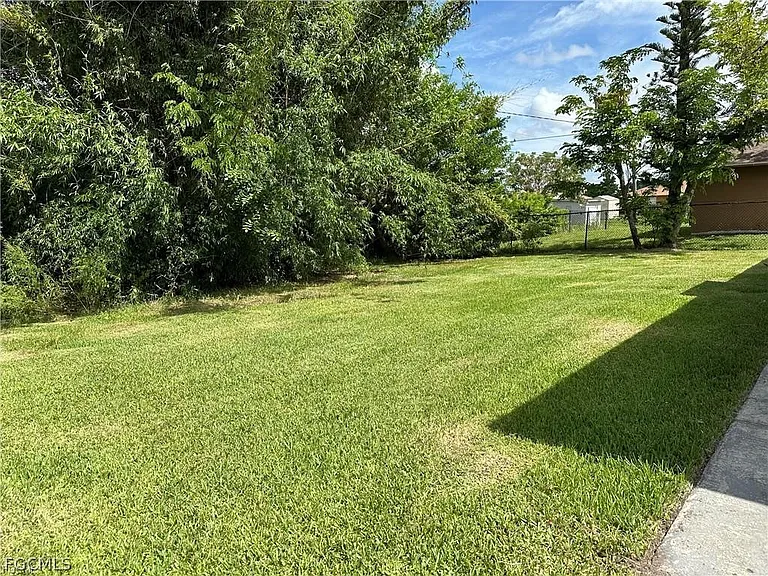 8 Roanoke Dr — Photo 13