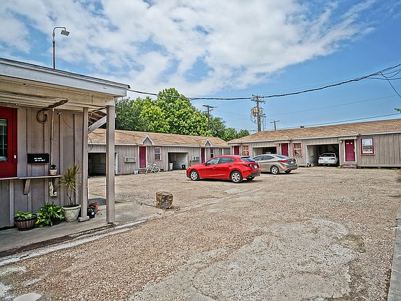 3rd image of 626 2nd Ave N
