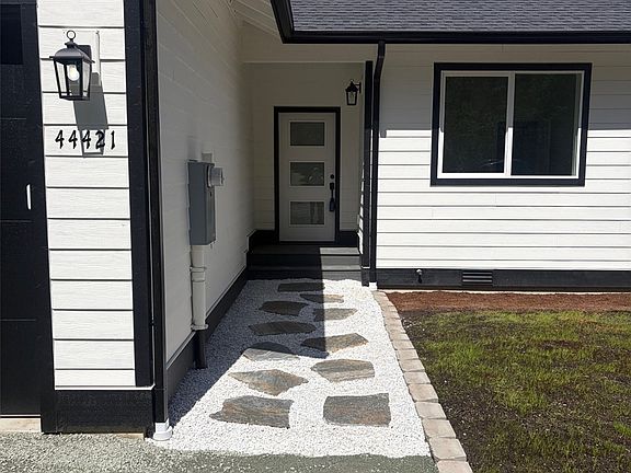2nd image of 44421 Pine Road