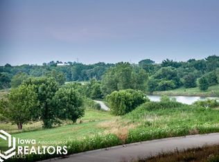 2313 Lake Trl, Fairfield, IA 52556