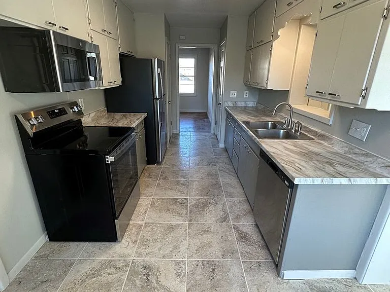 3609 S Lamar St — Photo 17