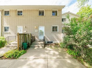 11 Colmar Pl #2, Hamilton, ON L9H4L1