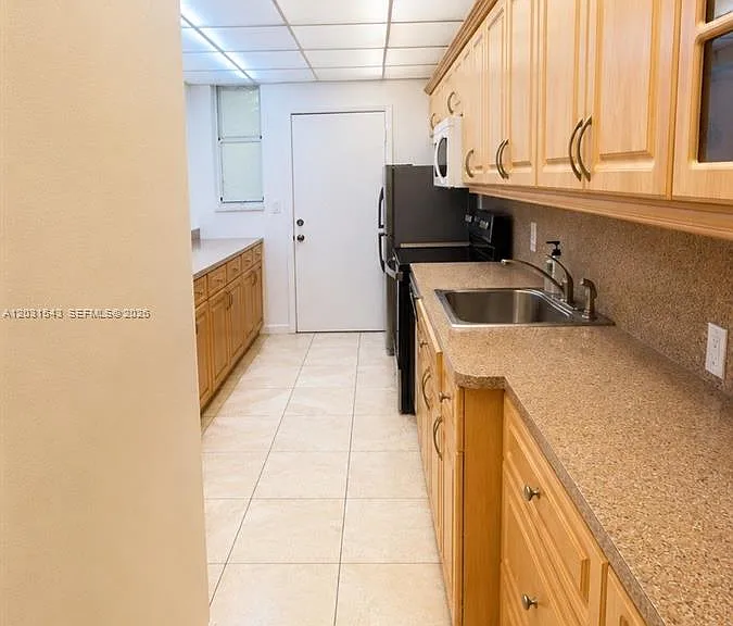 3660 NE 166th St #805 — Photo 8