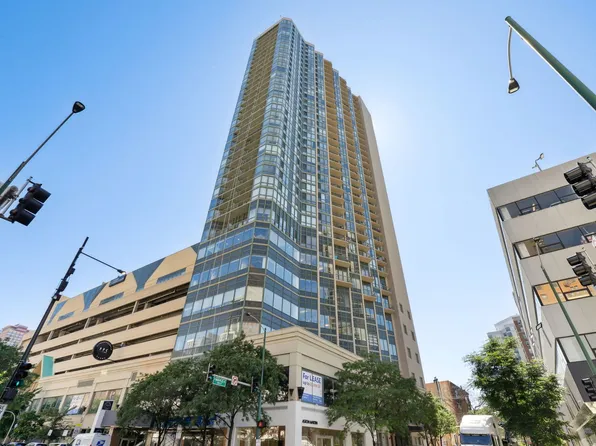 111 W Maple St APT 2407, Chicago, IL 60610