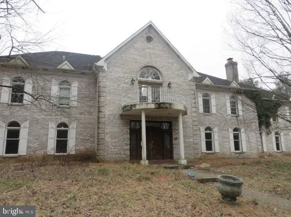 29 Beverly Hills Rd, Warminster, PA 18974