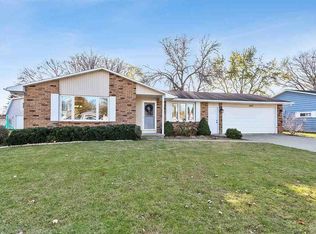 1483 Commanche Ave, Green Bay, WI 54313