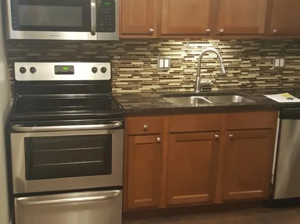 Colonial Apartments, 1121 Poplar St APT C01, Fenton, MI 48430