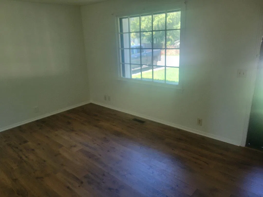 3 bed, 1.0 bath, 1428 sqft, $1,799 — Photo 3