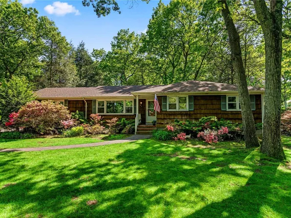 24 Grassy Pond Drive, Smithtown, NY 11787