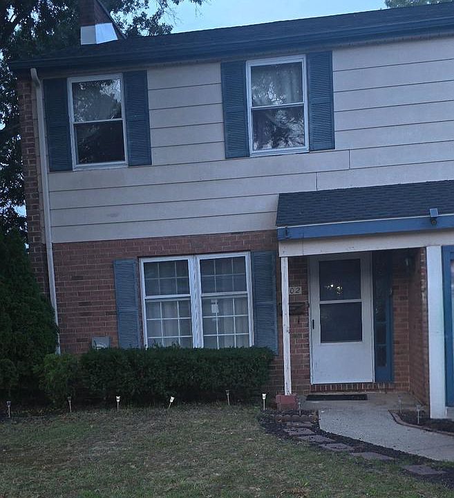 2nd image of 402 Winding Way