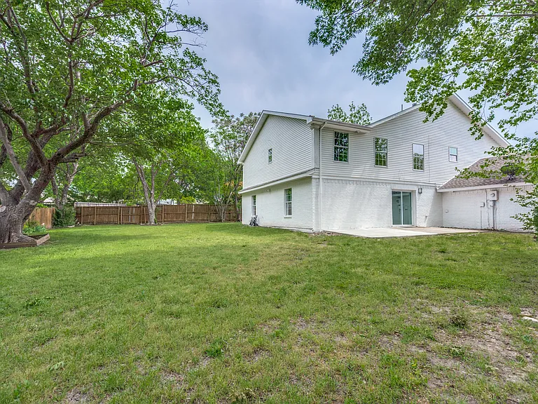 23 Grant Cir — Photo 3
