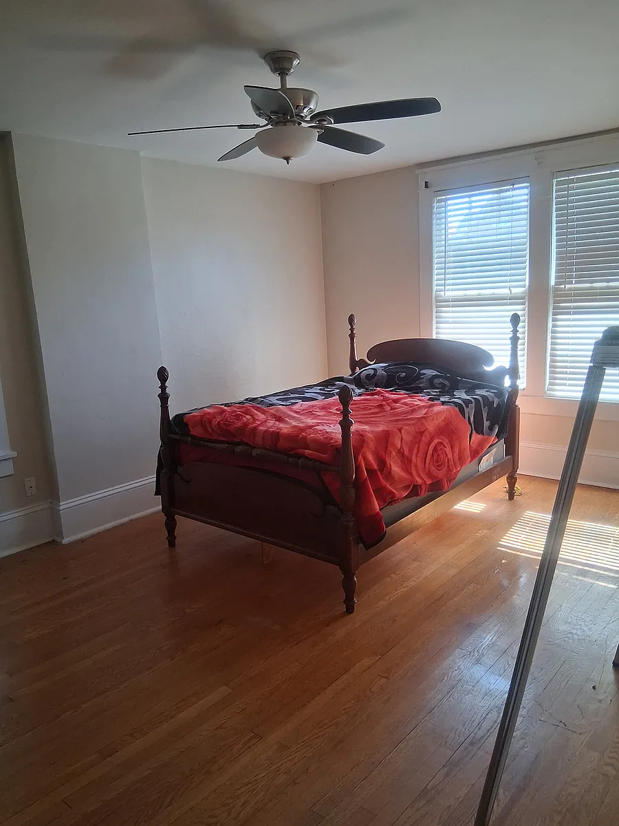Building Photo - 24 8th St NW #1