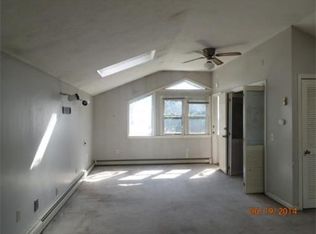 26 Pine Ridge Dr, Oxford, MA 01540