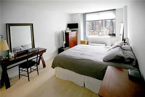 Rented by R New York | media 18