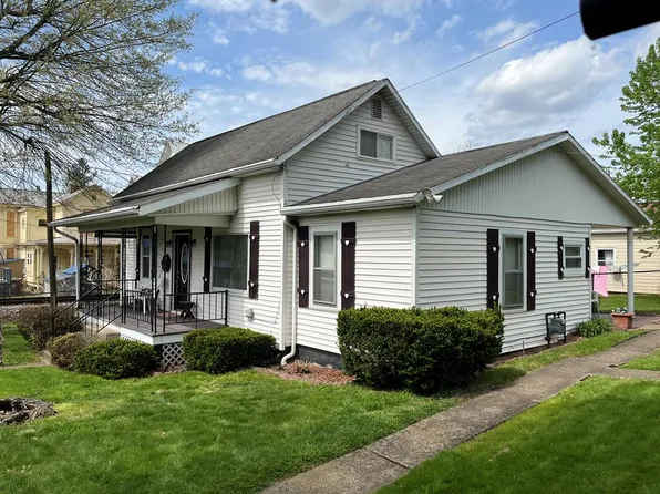 260 North Wells Street, Sistersville, WV 26175