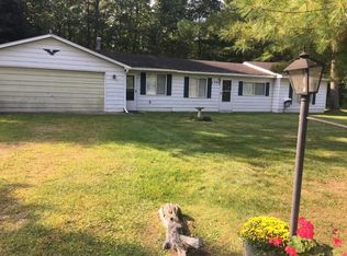 8995 Old Mead Rd, Houghton Lake, MI 48629