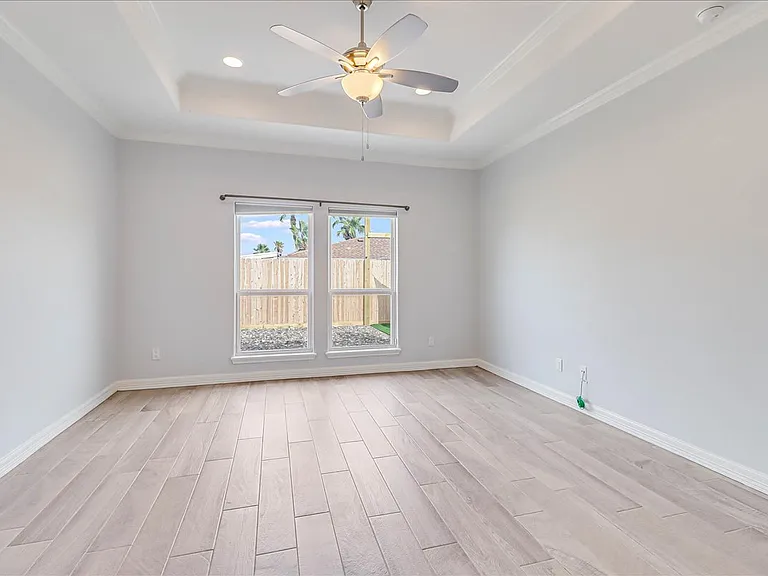 15501 Escapade St — Photo 18