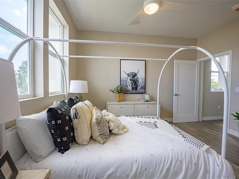 1316 E Grand Ave #104 — Photo 20
