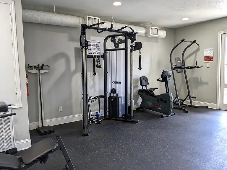 2100 Tanglewilde St #421 — Photo 19