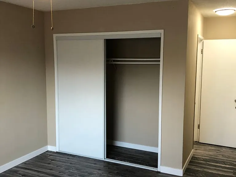 650 Linden Ave — Photo 20