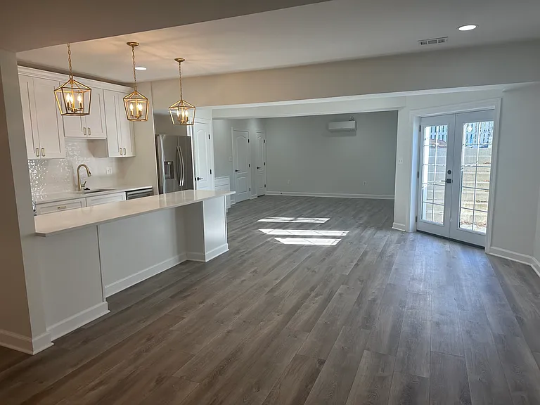 1710 Great Falls St — Photo 14