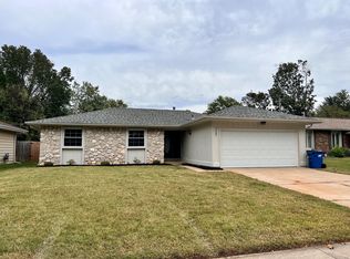 1609 E Walnut Lawn St, Springfield, MO 65804