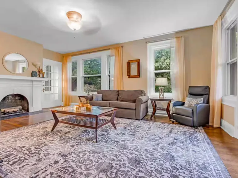 4303 Vandelia St — Photo 2