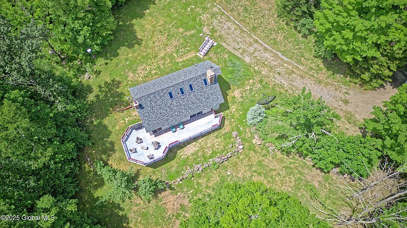 3rd image of 202 Old School House Road