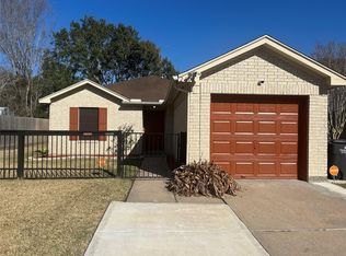2806 Dove Tree Dr, Alvin, TX 77511