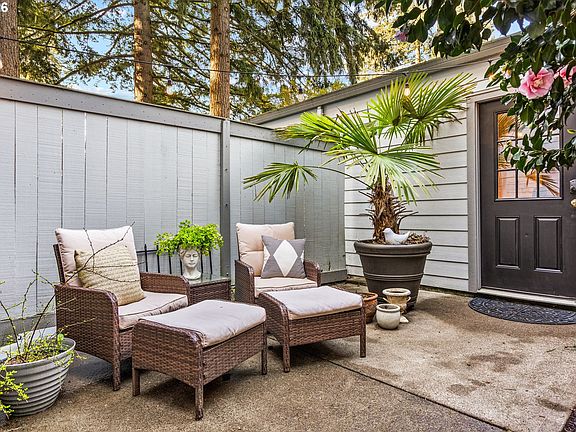 2nd image of 1200 NE Territorial Rd Unit 72