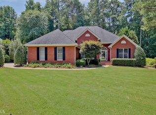 40 Shoreline Dr, Newnan, GA 30263
